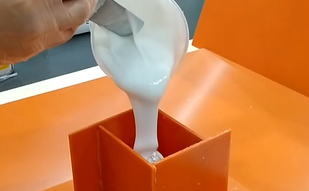 模具硅橡膠灌模時間是什么？