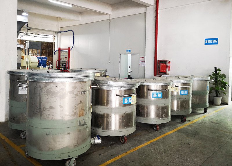 如何選擇靠譜的液體硅膠廠家？這些要點(diǎn)需牢記